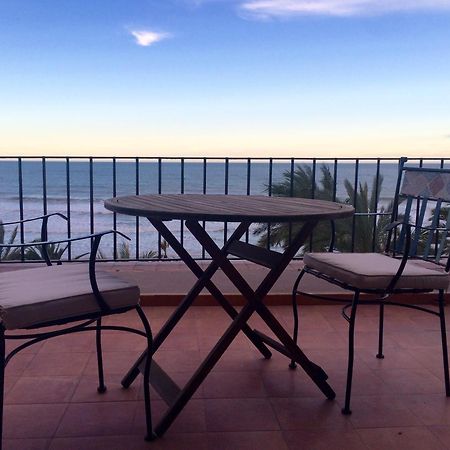 Apartaments Mare Nostrum Sitges Oda fotoğraf