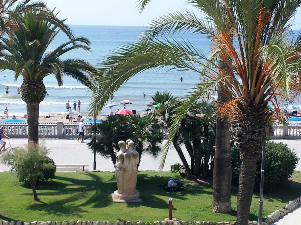 Apartaments Mare Nostrum Sitges Oda fotoğraf
