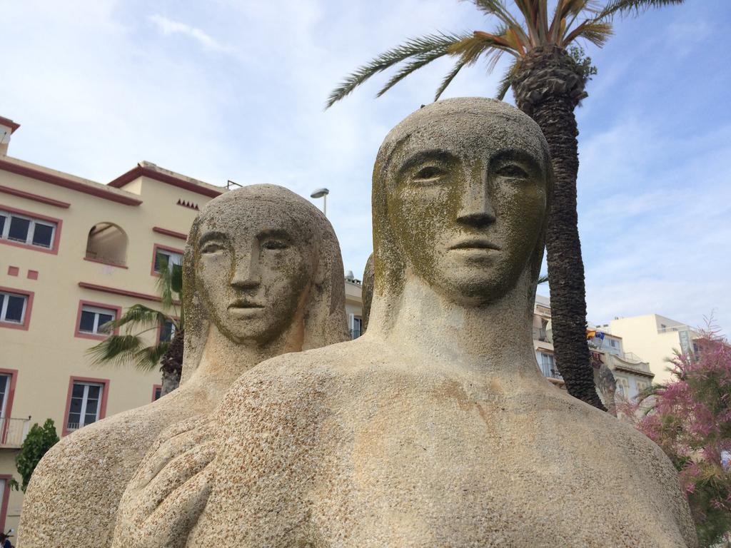 Apartaments Mare Nostrum Sitges Oda fotoğraf